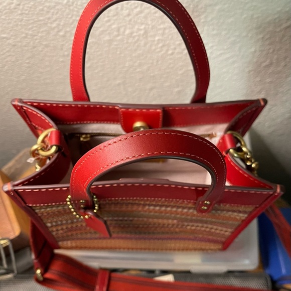 Beautiful COACH Upwoven Field Tote Brick/Multi Leather Bag $495 - Picture 7 of 9